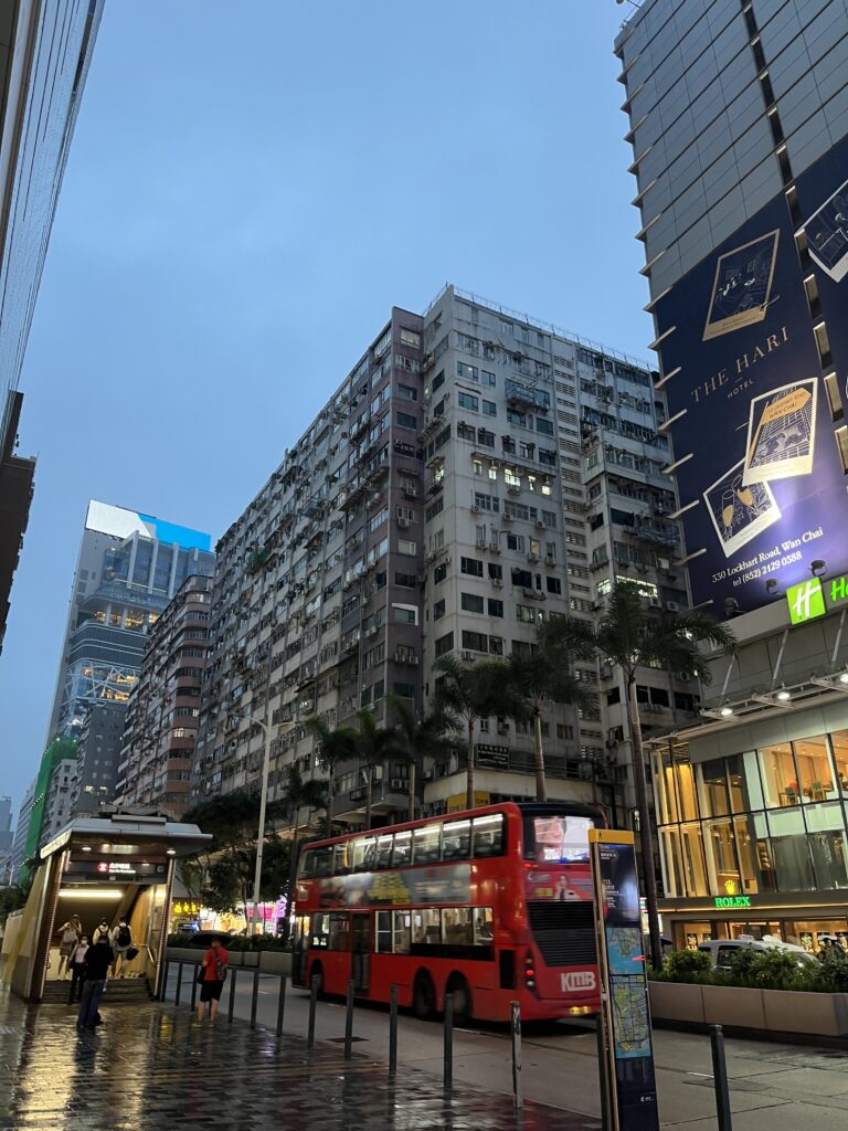 雨が降る尖沙咀