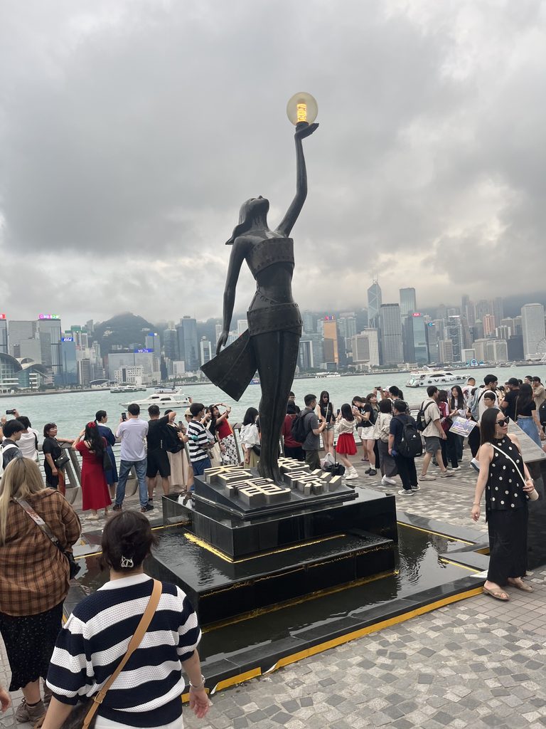 「香港電影金像獎」の像
